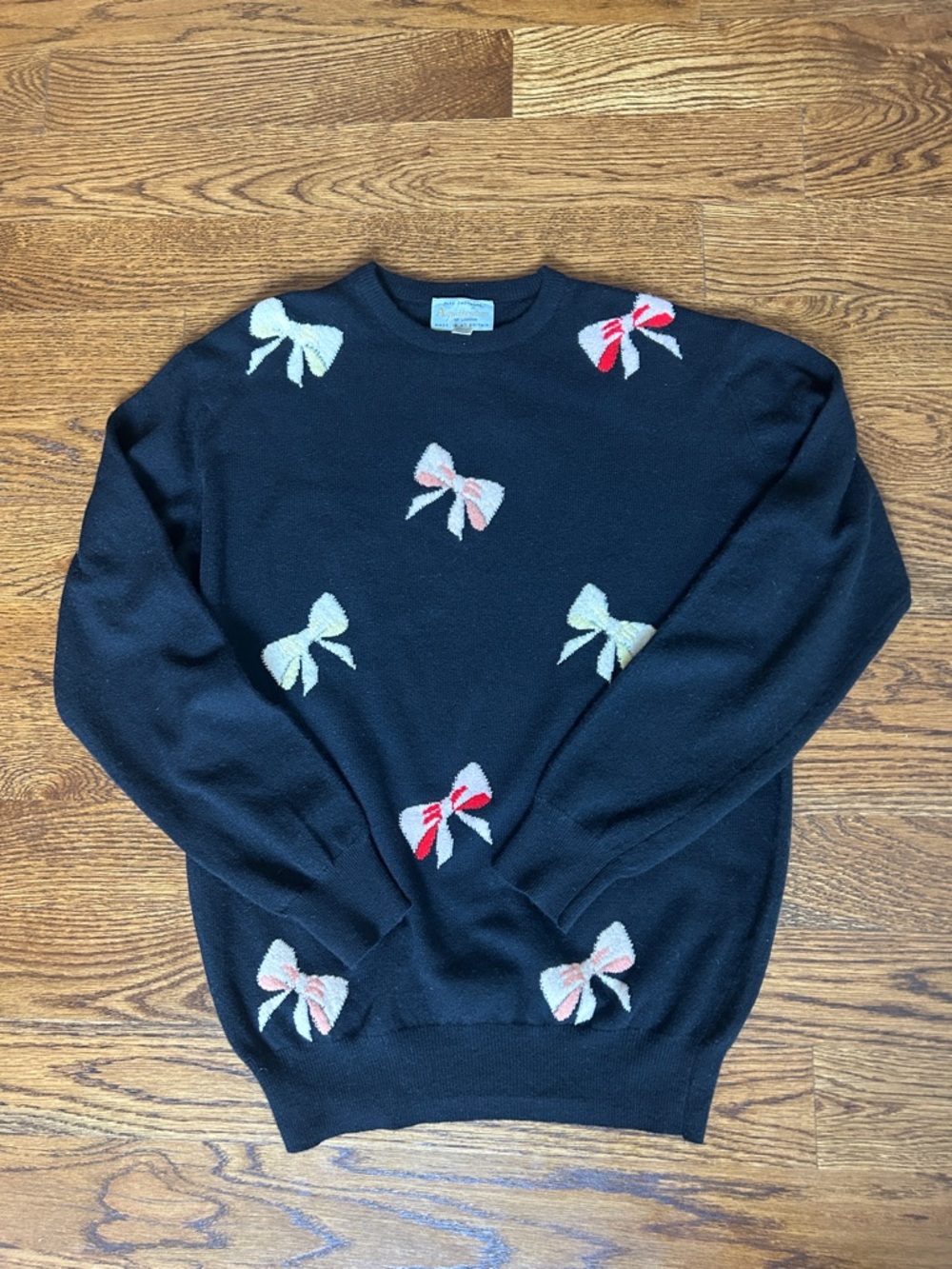 Aquascutum 100% Cashmere vintage Sweater UK Made Bow Detail Soft Luxury Knit M